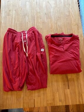 RHONE Loungewear Set - Top Sweatshirt & Pants